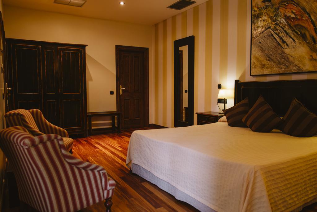 Hotel Vinicola Real-200 Monges Альбельда-де-Ирегуа Экстерьер фото