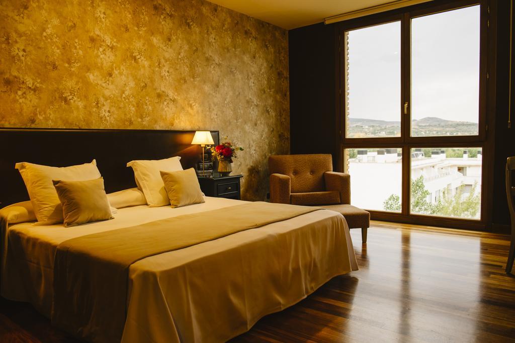 Hotel Vinicola Real-200 Monges Альбельда-де-Ирегуа Экстерьер фото